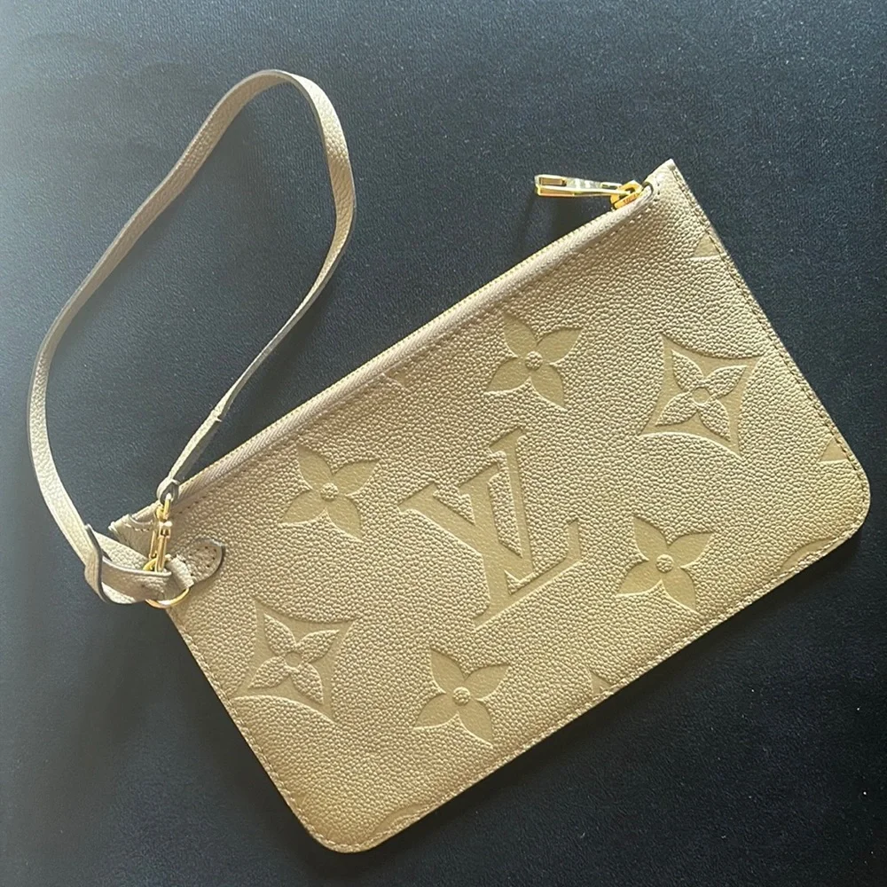 Bundle ✨ Authentic Louis Vuitton Wrist Clutches ONLY - Picture 4 of 8